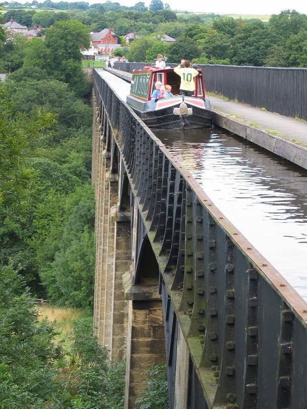 Pontcysyllte-Aqueduct-0[3].jpg